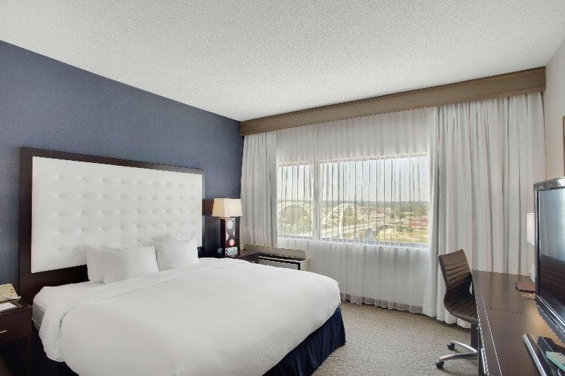 DoubleTree by Hilton Hotel Little Rock 3