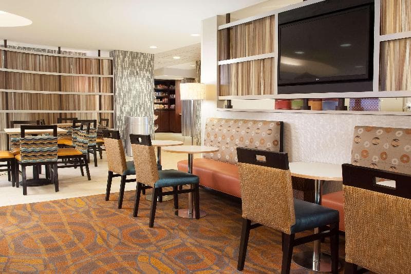 Hampton Inn Orlando-International Airport 2