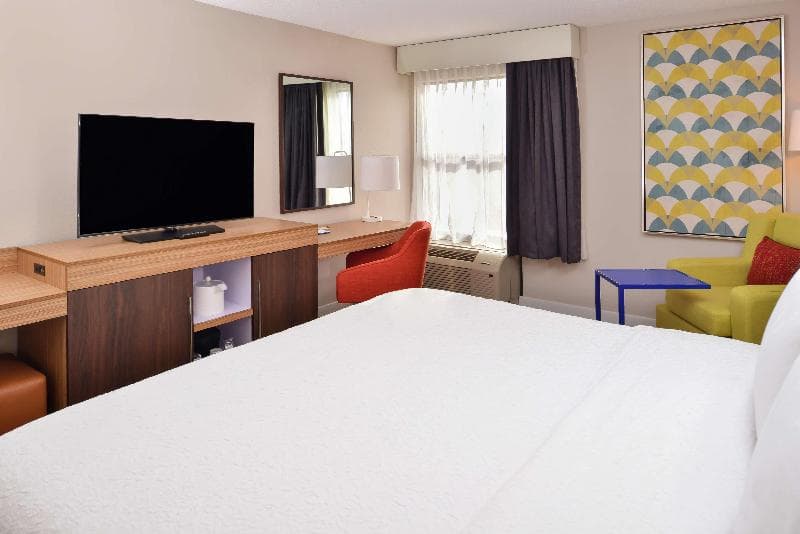 Hampton Inn Greensboro-East 2