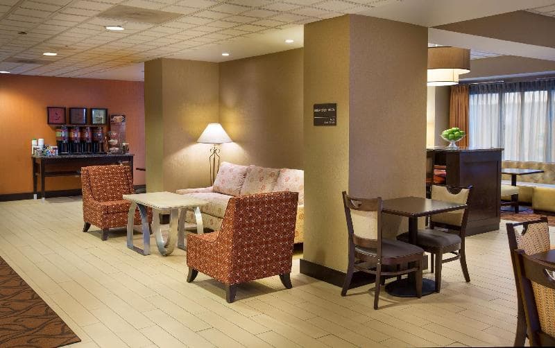 Hampton Inn Metairie 4