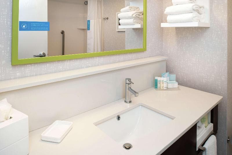 Hampton Inn Greensboro-Airport 3
