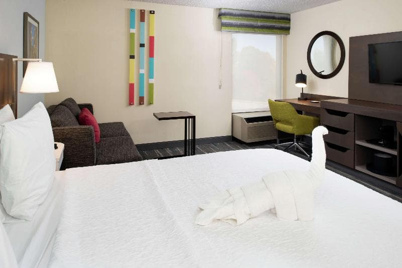 Hampton Inn Greensboro-Airport 5