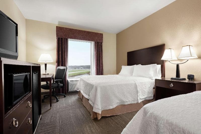 Hampton Inn & Suites Brunswick photo 1