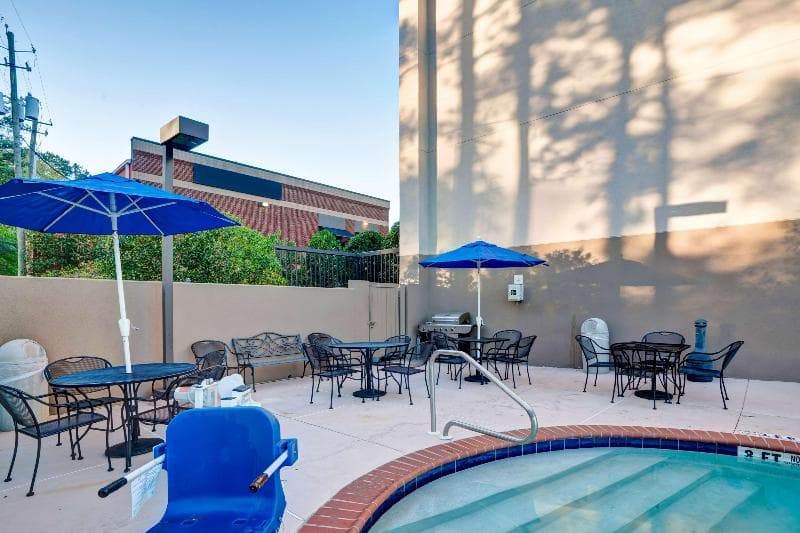 Hampton Inn Birmingham/Mountain Brook 4
