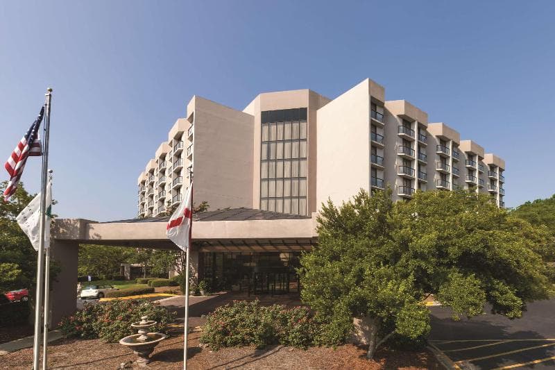 Embassy Suites by Hilton Birmingham 4