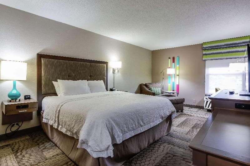 Hampton Inn Dickson 4