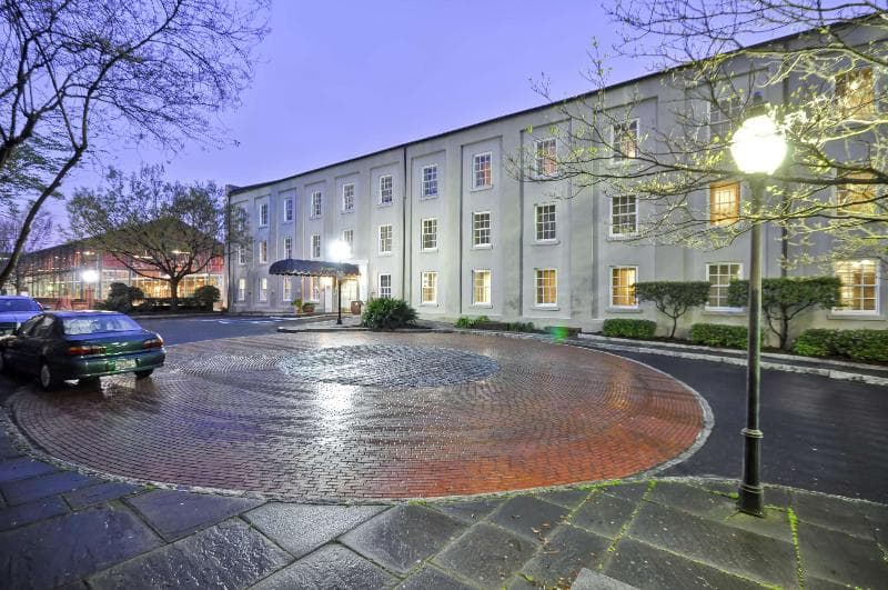 Hampton Inn Charleston-Historic District 5