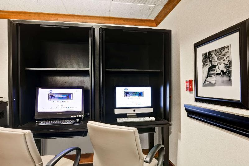 Hampton Inn Memphis-Poplar 5