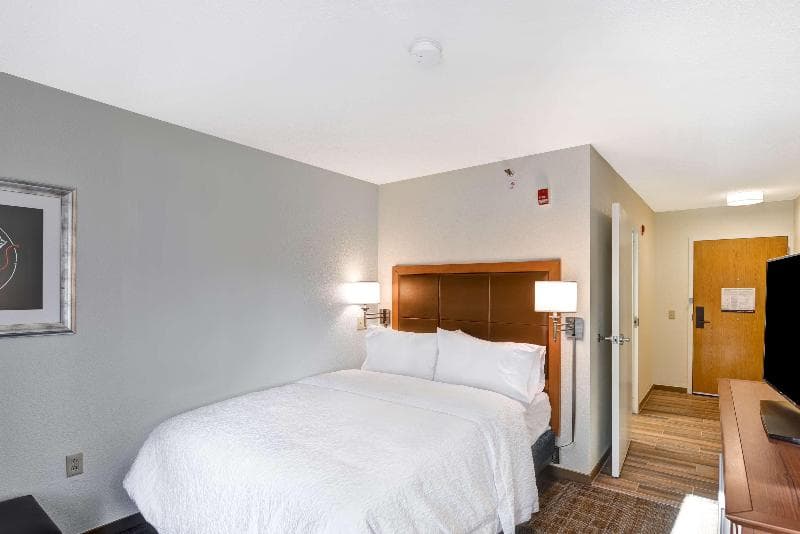 Hampton Inn Memphis-Poplar 2