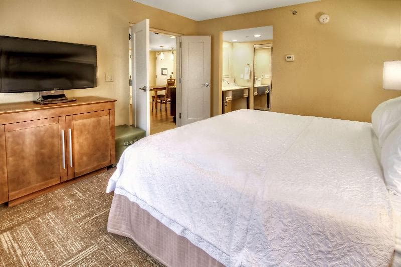 Hampton Inn & Suites Asheville Airport photo 1