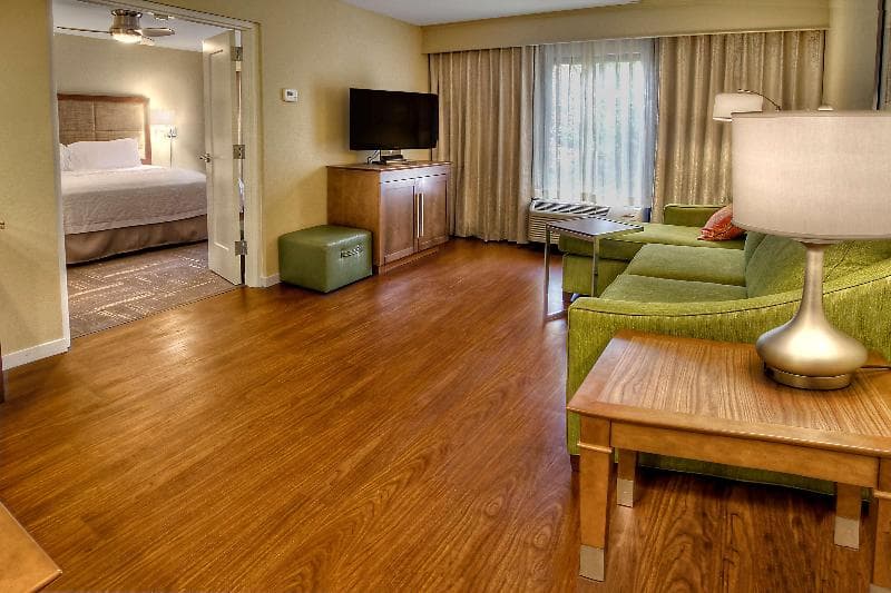 Hampton Inn & Suites Asheville Airport 3