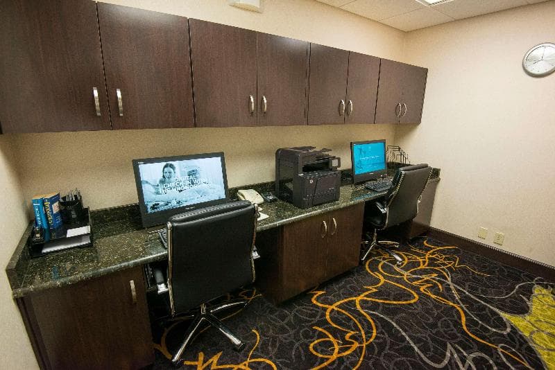 Hampton Inn and Suites Lake City photo 1