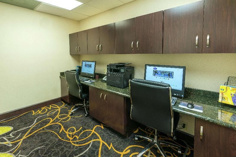 Hampton Inn and Suites Lake City 4