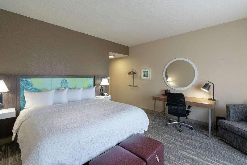 Hampton Inn and Suites Lake City 5