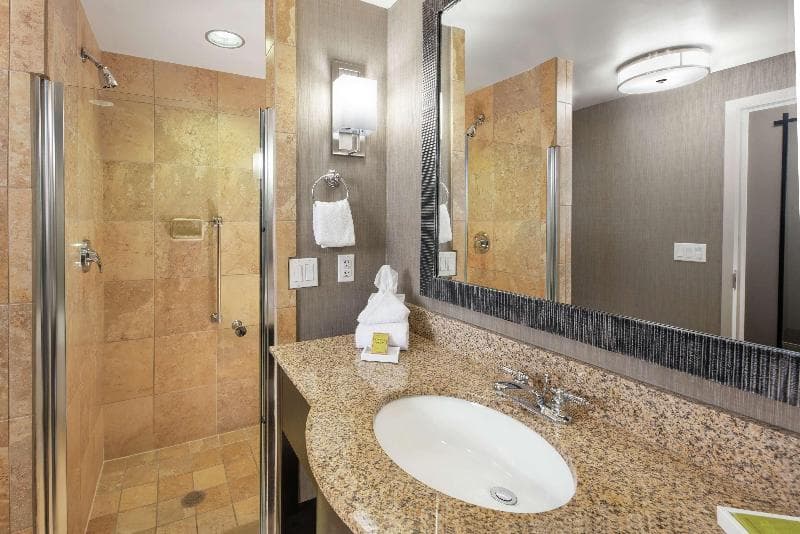 Hilton Columbia Center 2