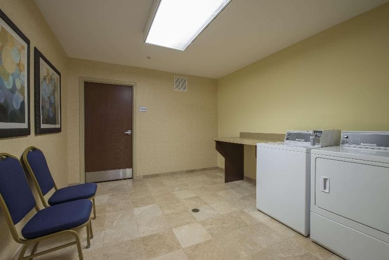 Hampton Inn & Suites Atlanta Airport West/Camp Creek Pkwy 2