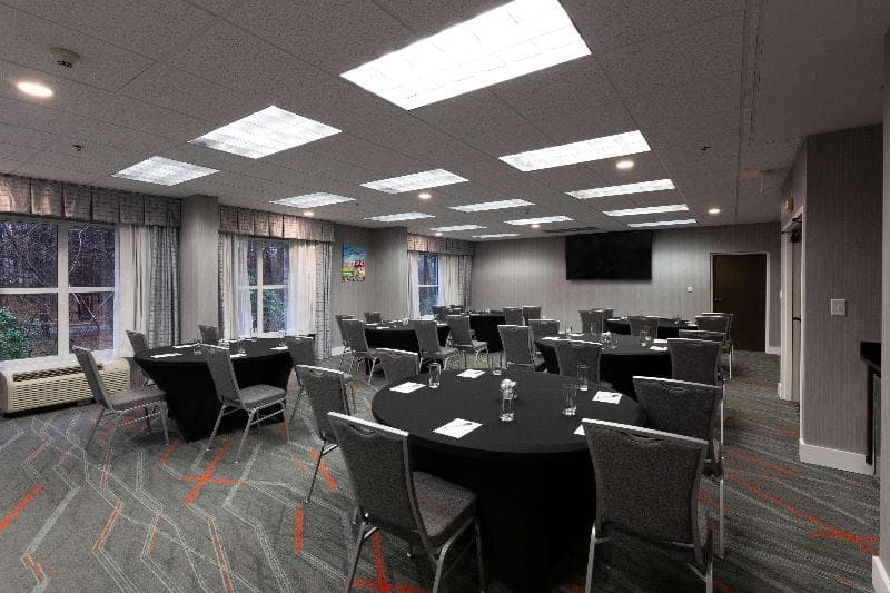 Hampton Inn & Suites Raleigh Cary Lenovo Center 4