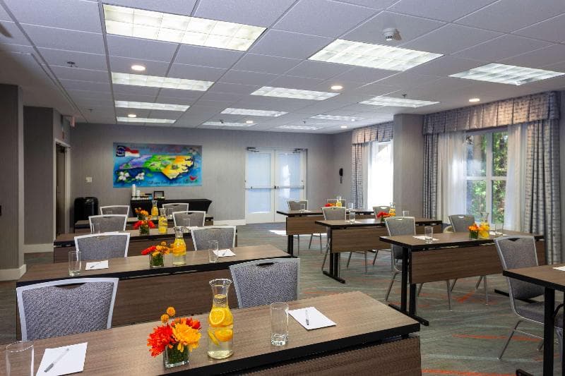 Hampton Inn & Suites Raleigh Cary Lenovo Center 3