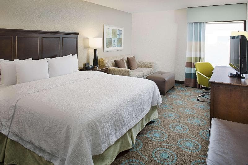 Hampton Inn Naples-Central 4