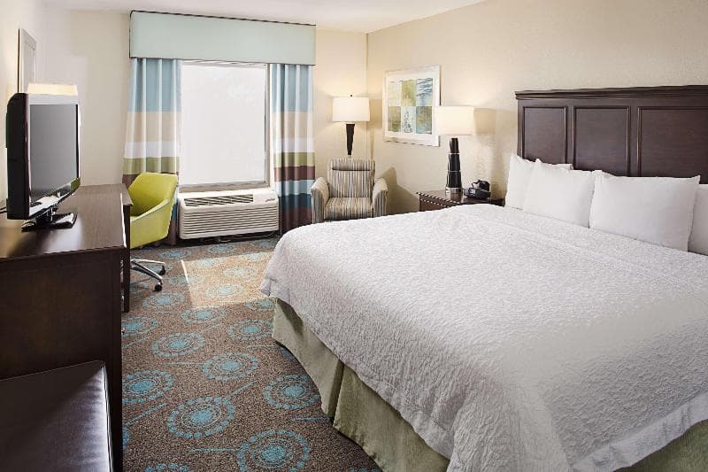 Hampton Inn Naples-Central 5