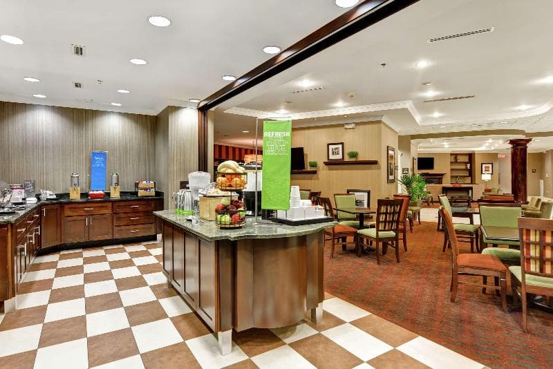 Hampton Inn Charleston-North 5