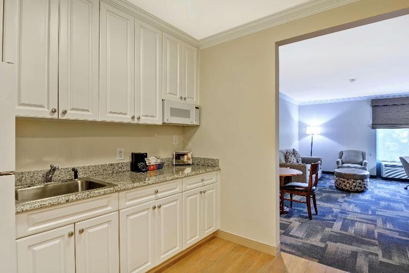 Hampton Inn Charleston-North 3