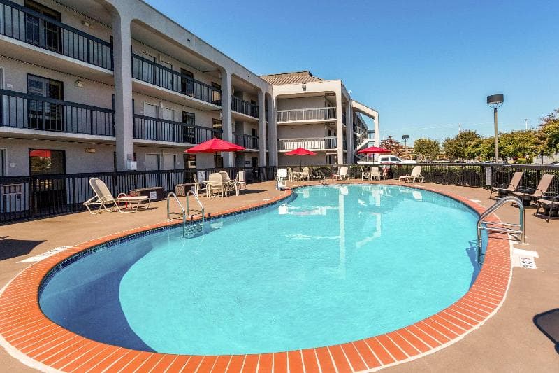 Clarion Inn 5