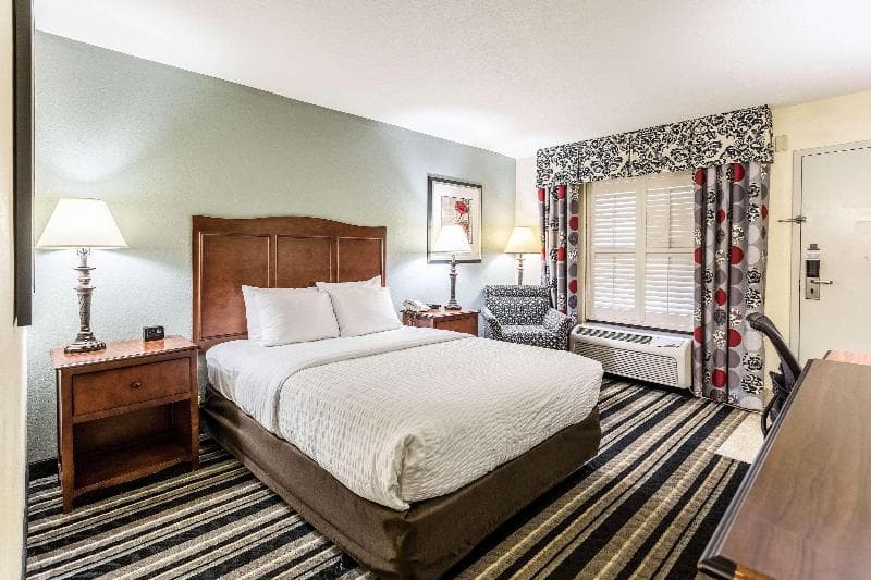 Clarion Inn 2