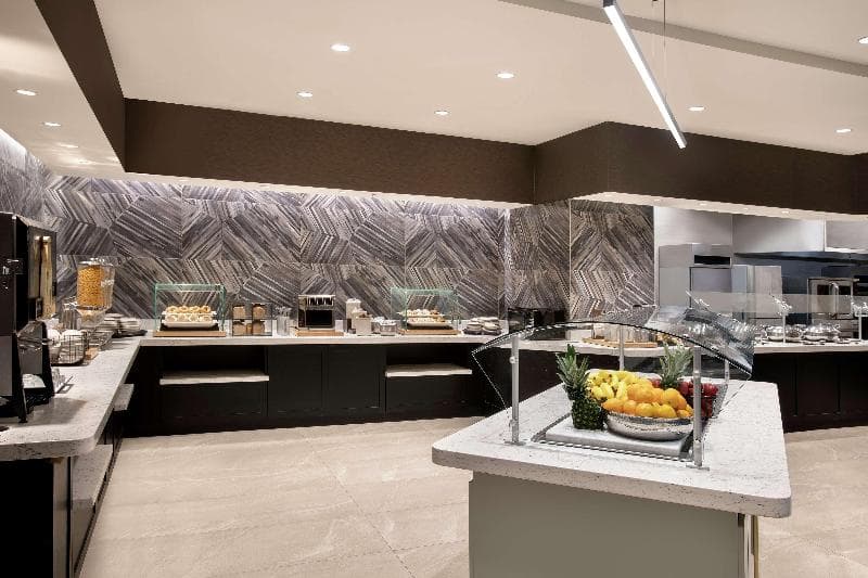 Embassy Suites by Hilton Orlando Airport 4