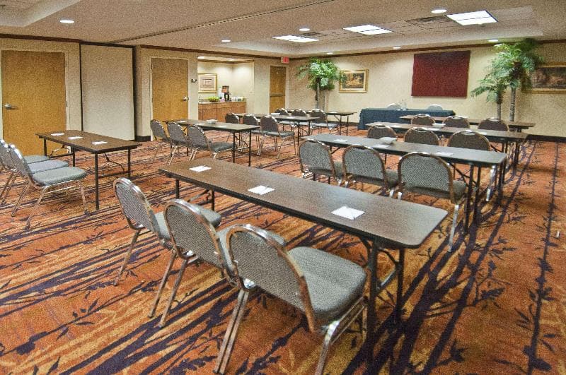 Hampton Inn Canton 4