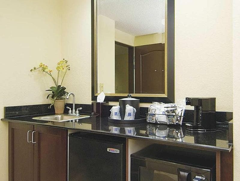 Hampton Inn & Suites Millington 2