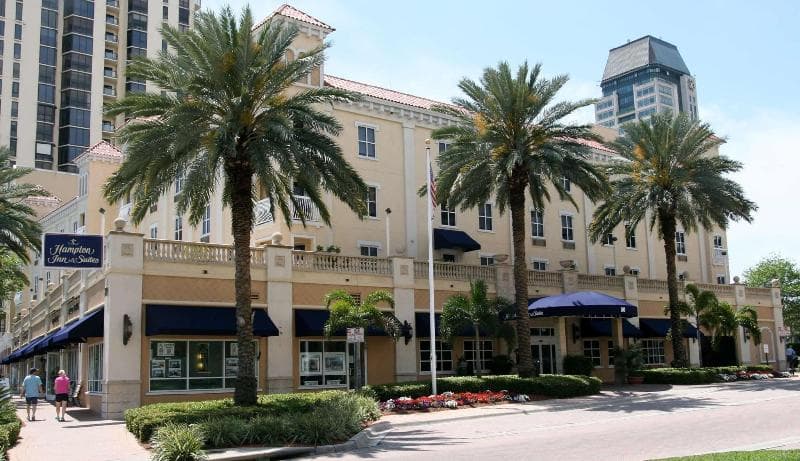 Hampton Inn & Suites St. Petersburg/Downtown 5