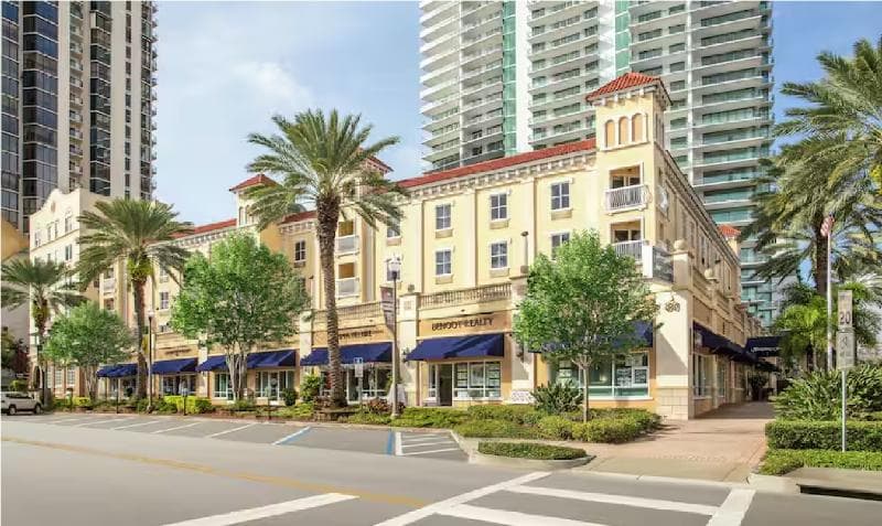 Hampton Inn & Suites St. Petersburg/Downtown 2