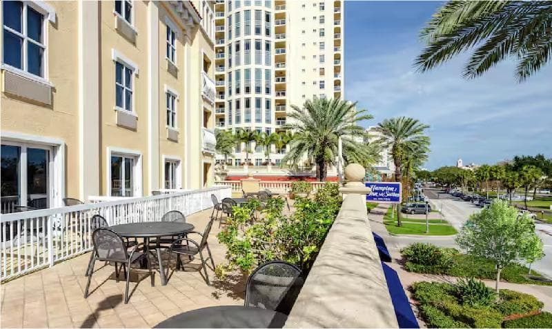 Hampton Inn & Suites St. Petersburg/Downtown 3