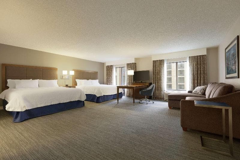 Hampton Inn & Suites Nashville-Downtown 2
