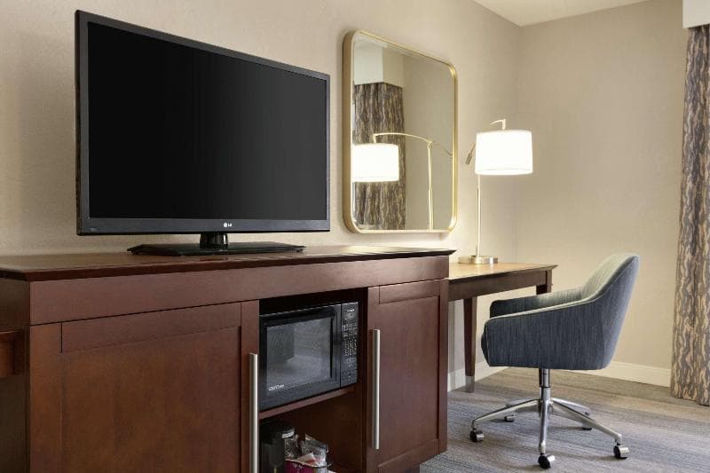 Hampton Inn & Suites Nashville-Downtown 5