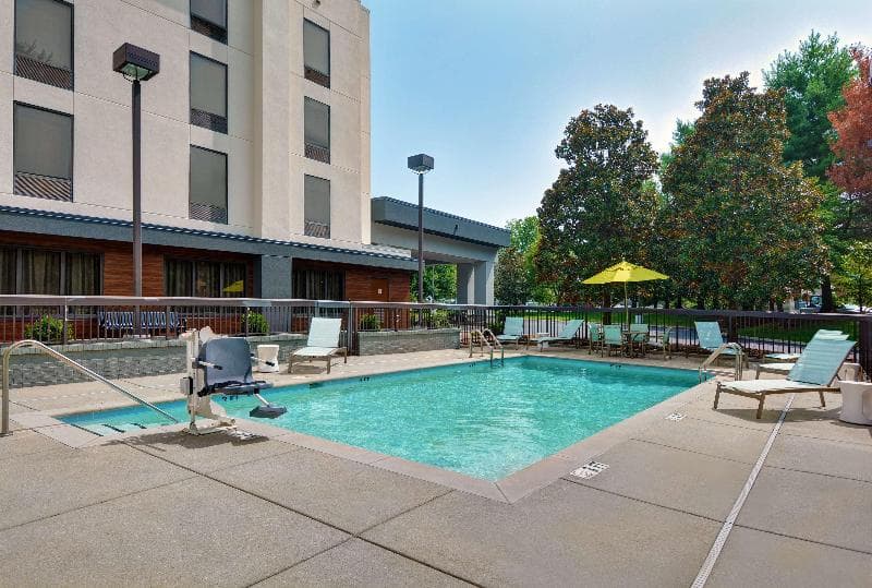 Hampton Inn Gallatin 3