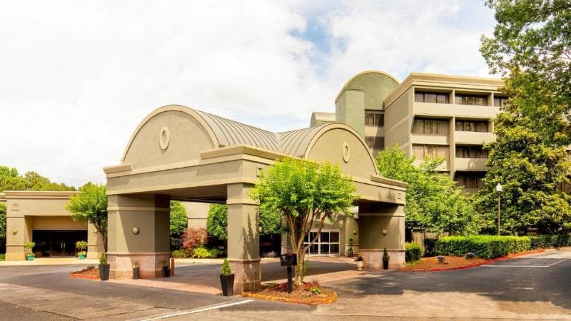 DoubleTree by Hilton Atlanta Windy Hill Ballpark 2