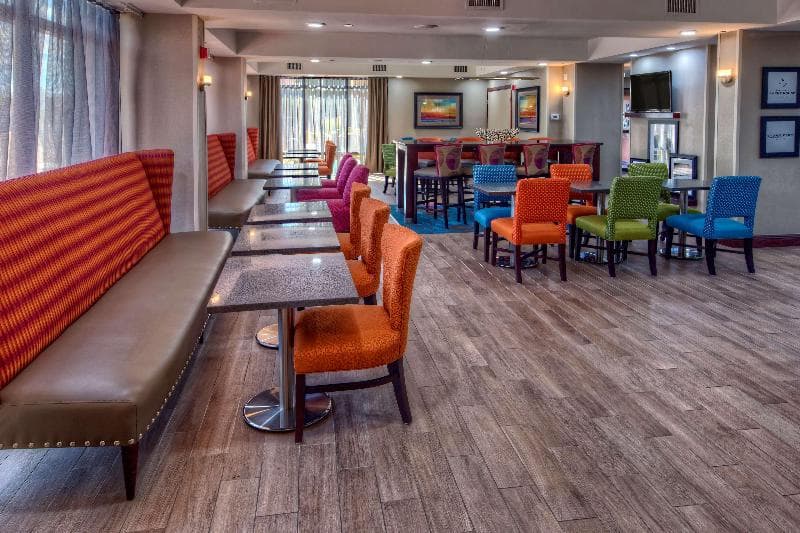 Hampton Inn Orlando-Maingate South 3