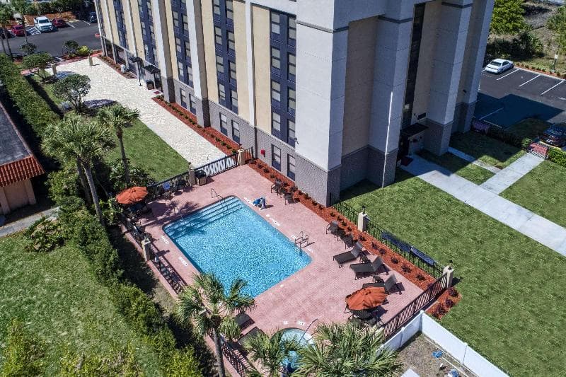 Hampton Inn Orlando-Maingate South 4