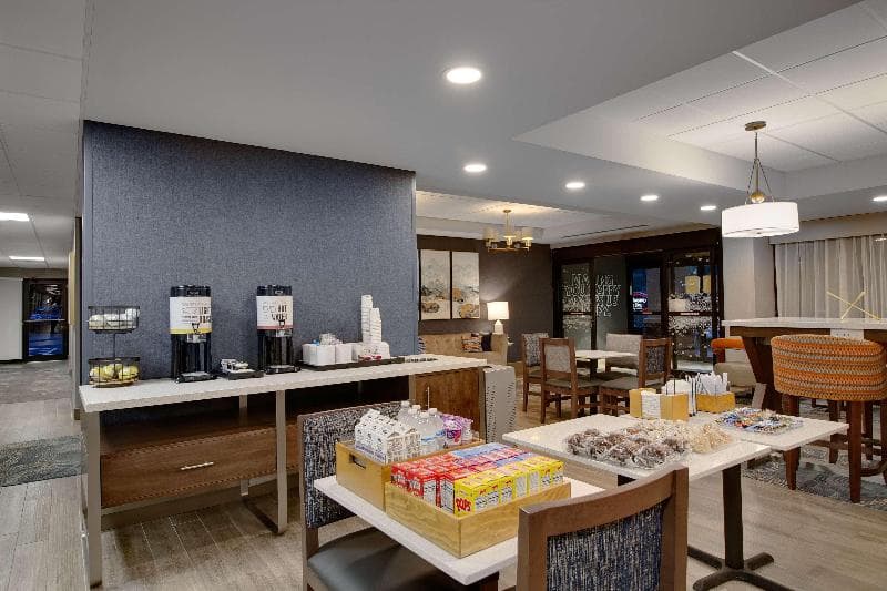 Hampton Inn Birmingham-Colonnade 280 2