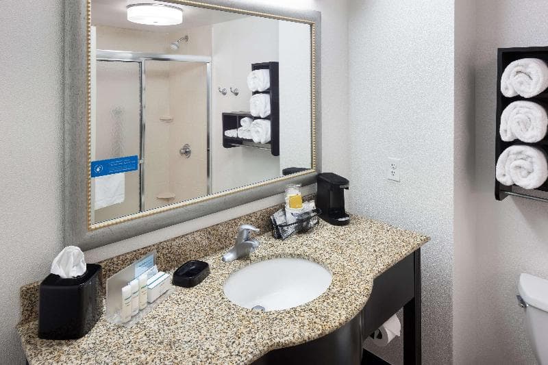 Hampton Inn & Suites Gainesville-Downtown 4