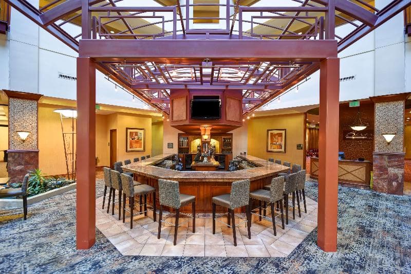 Embassy Suites by Hilton Hot Springs Hotel & Spa 2