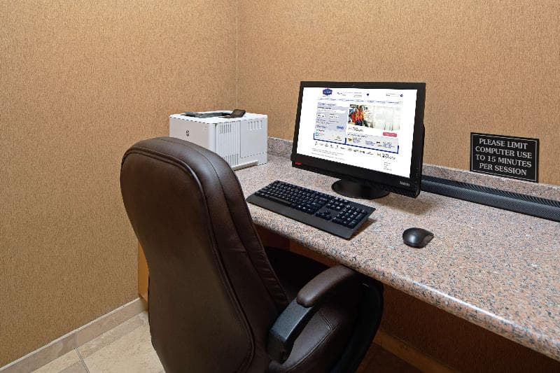 Hampton Inn & Suites Bremerton 5