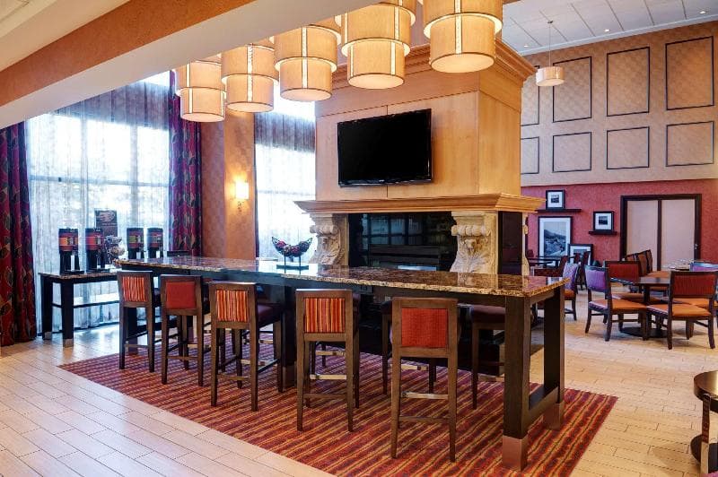 Hampton Inn & Suites by Hilton Langley-Surrey 5