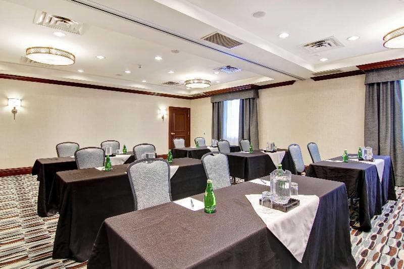 Homewood Suites by Hilton Toronto Oakville 4