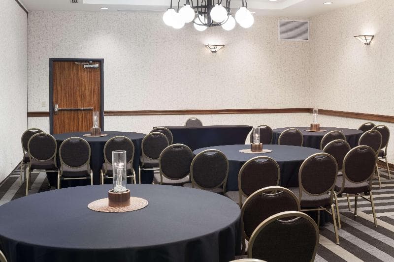 Embassy Suites by Hilton Anchorage photo 1