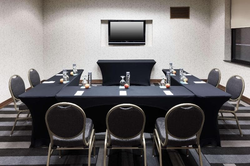 Embassy Suites by Hilton Anchorage 3