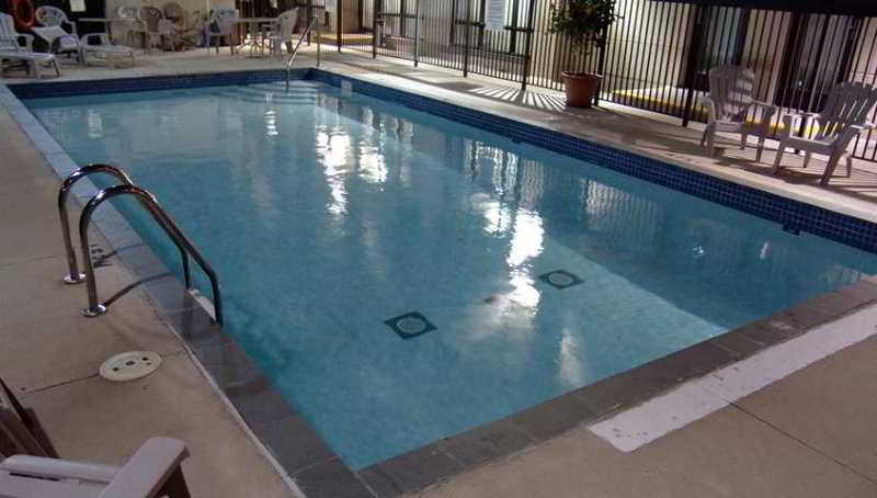 Country Inn & Suites by Radisson, Toronto Mississauga, ON 3