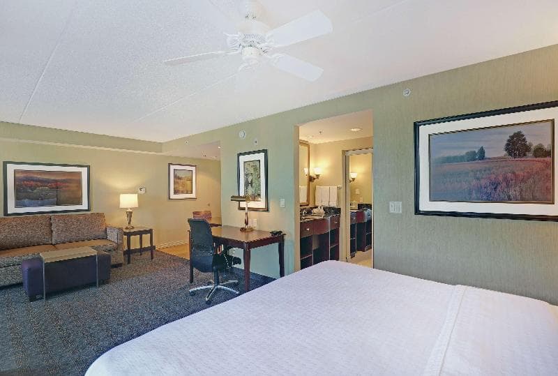 Homewood Suites by Hilton Cambridge-Waterloo, Ontario 2
